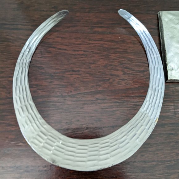 Collar Style Necklace Silver-Gold-Rose Metals - Picture 4 of 5